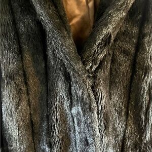 G Cassarette faux fur long elegant coat